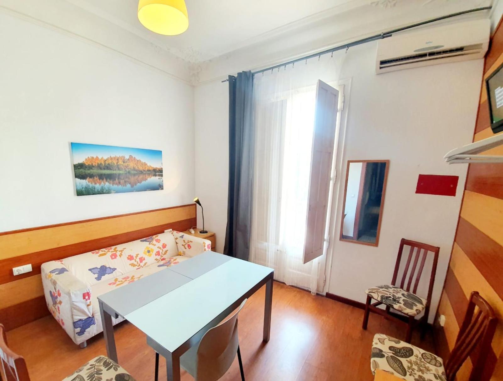 Appartamento Apartamento Urgell Barcellona Esterno foto