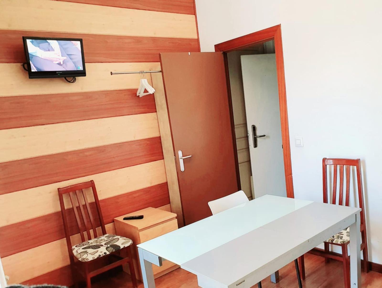 Appartamento Apartamento Urgell Barcellona Esterno foto